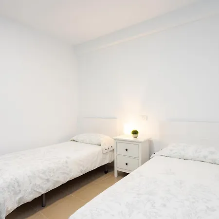 Home2book Pleasant & Design Cruz Center