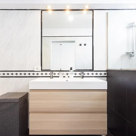 Home2book Pleasant & Design Cruz Center *